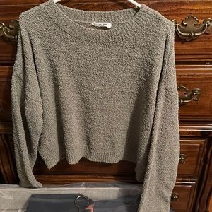 Sweater in olive color